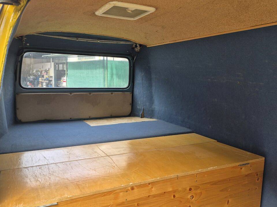 Bild 39/50 von Volkswagen T2b Kastenwagen (1976)