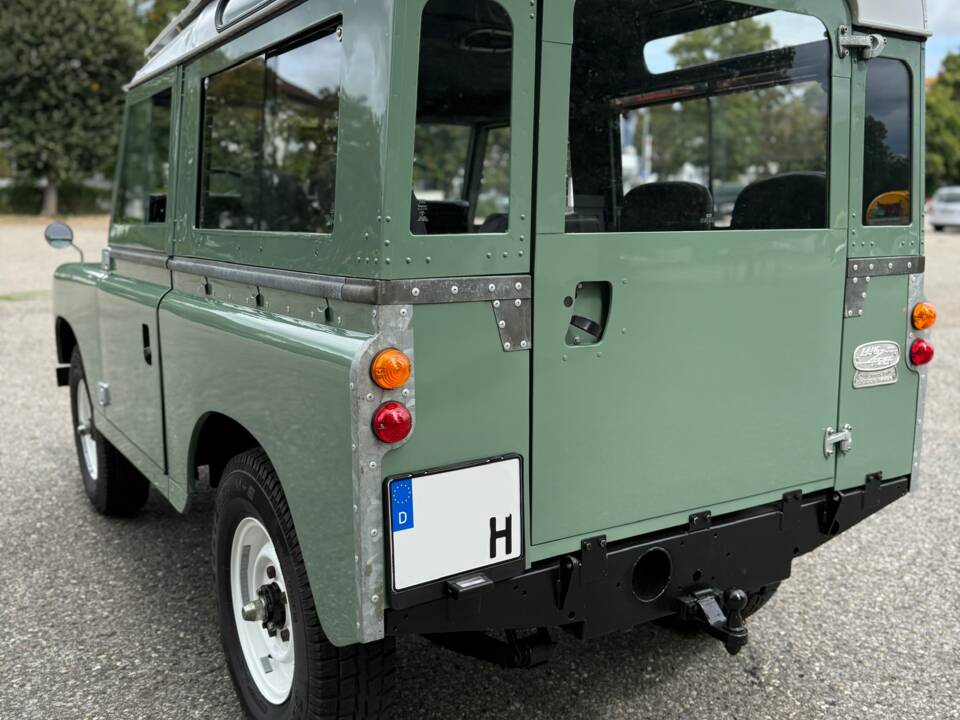 Image 5/20 of Land Rover 88 (1977)