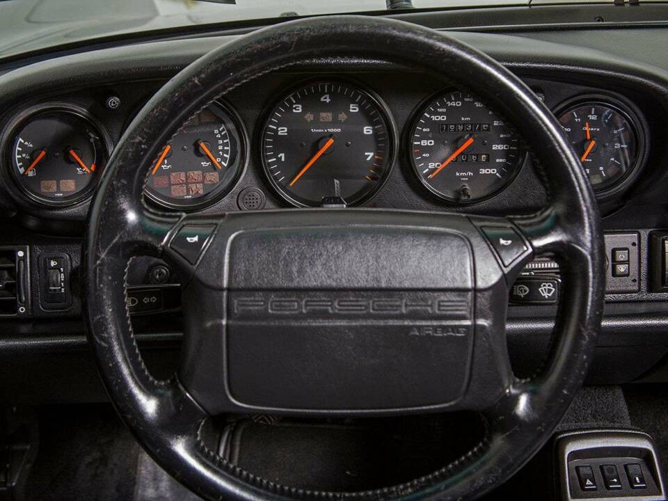 Bild 25/38 von Porsche 911 Carrera 2 (1992)