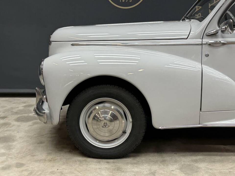 Bild 18/50 von Peugeot 203 C (1960)