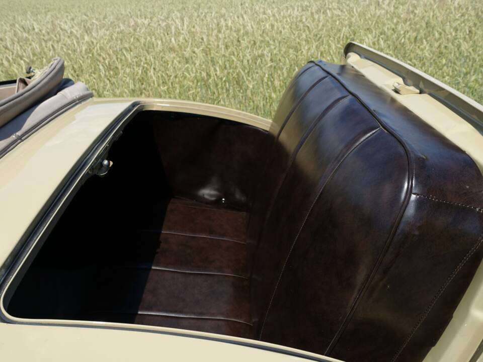 Immagine 25/44 di Ford V8 (1938)