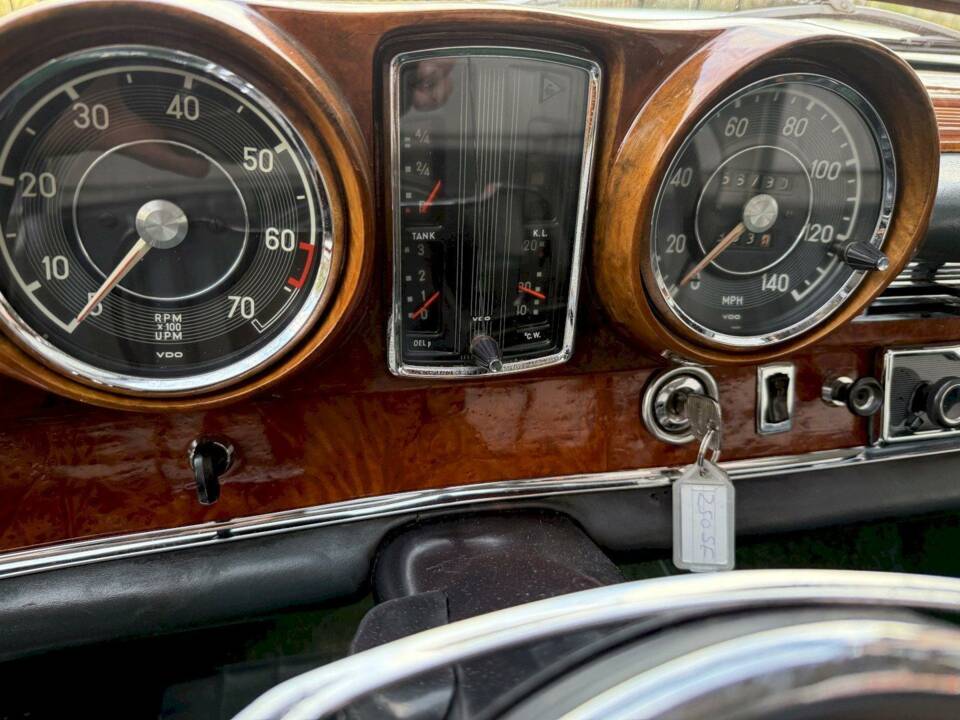 Bild 18/36 von Mercedes-Benz 250 SE (1966)