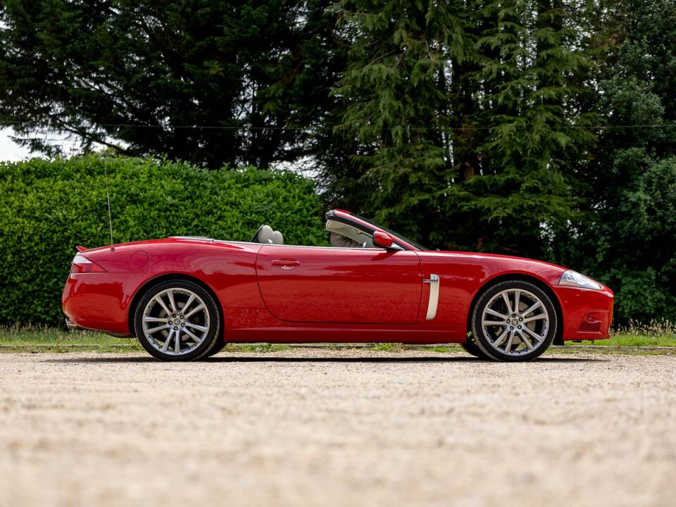 Image 29/50 of Jaguar XKR (2007)