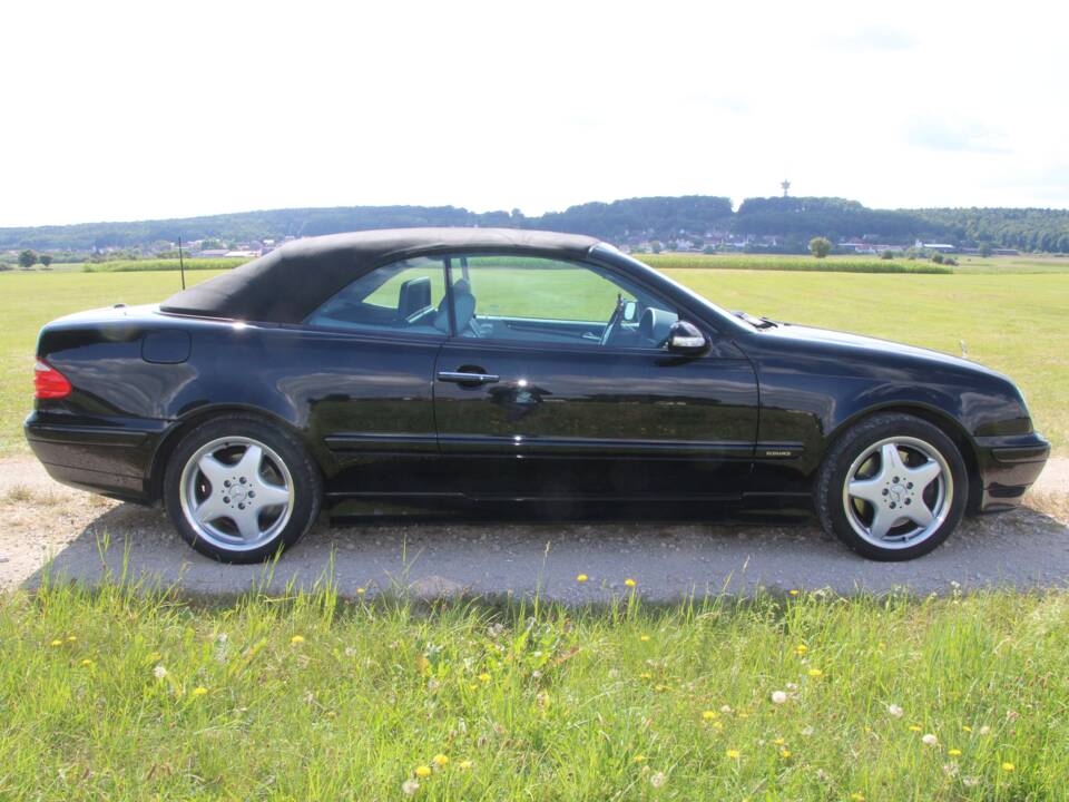 Bild 4/42 von Mercedes-Benz CLK 430 (2002)
