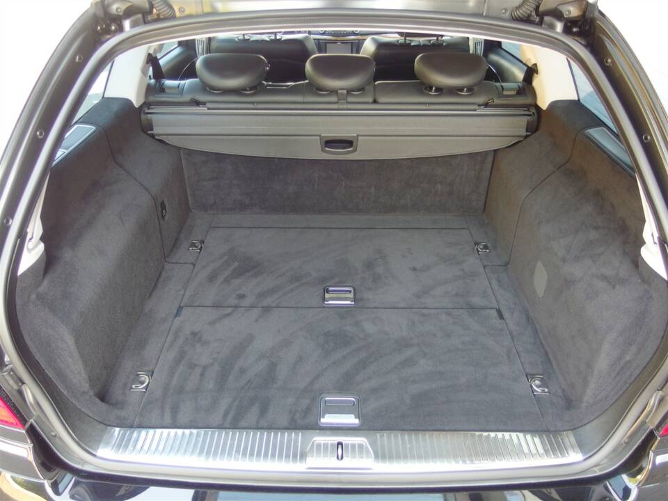 Image 64/98 of Mercedes-Benz E 63 AMG T (2008)