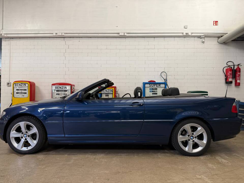 Image 21/22 of BMW 318Ci (2005)