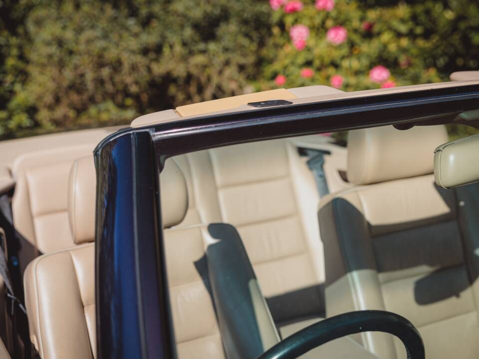 Imagen 34/41 de Mercedes-Benz E 220 (1995)