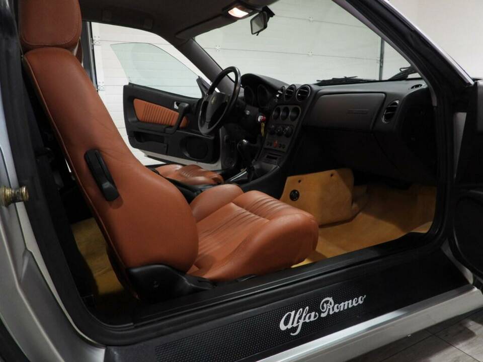 Bild 9/15 von Alfa Romeo GTV 2.0 JTS (2004)