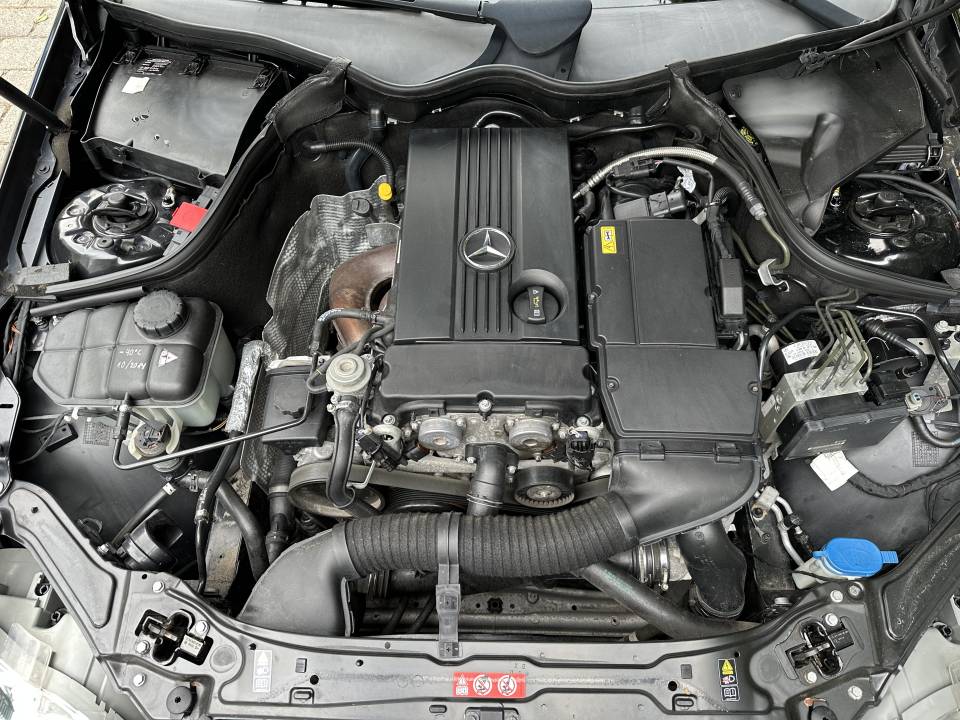 Image 17/27 of Mercedes-Benz CLK 200 K (2009)