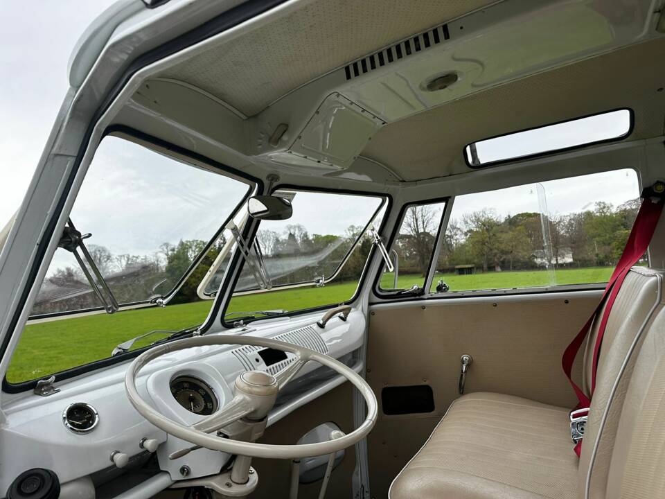 Image 29/60 of Volkswagen T2c Combi (1969)