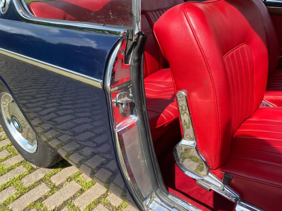 Image 7/79 of BMW 2000 CS (1969)