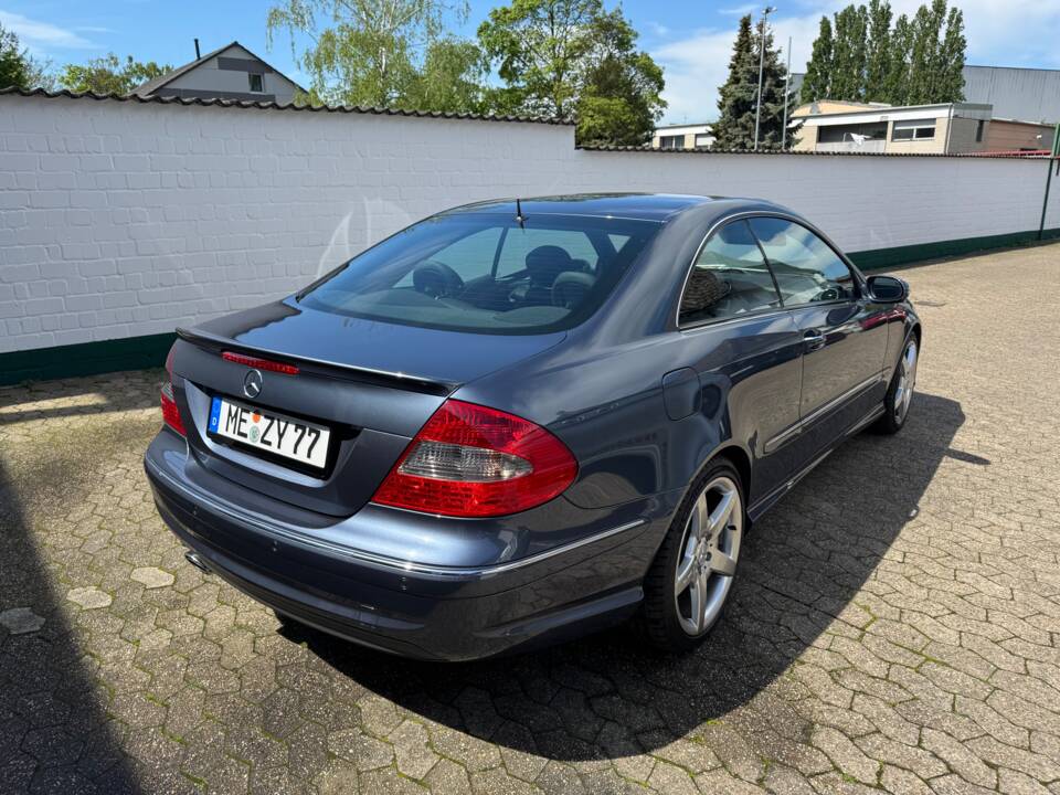 Image 3/6 of Mercedes-Benz CLK 320 CDI (2006)
