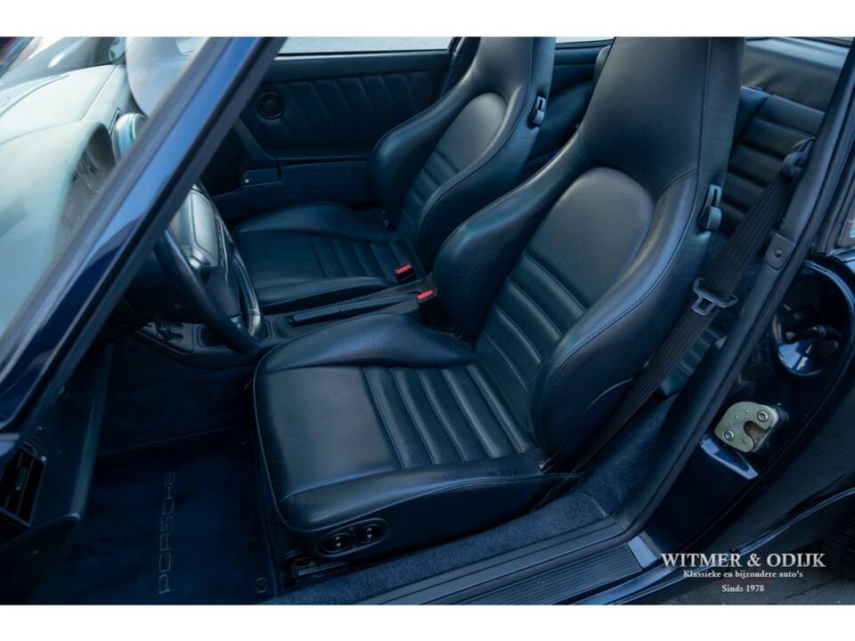 Image 4/33 de Porsche 911 Carrera 4 (1992)