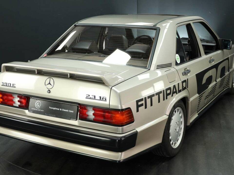 Image 2/30 of Mercedes-Benz 190 E 2.3-16 (1984)