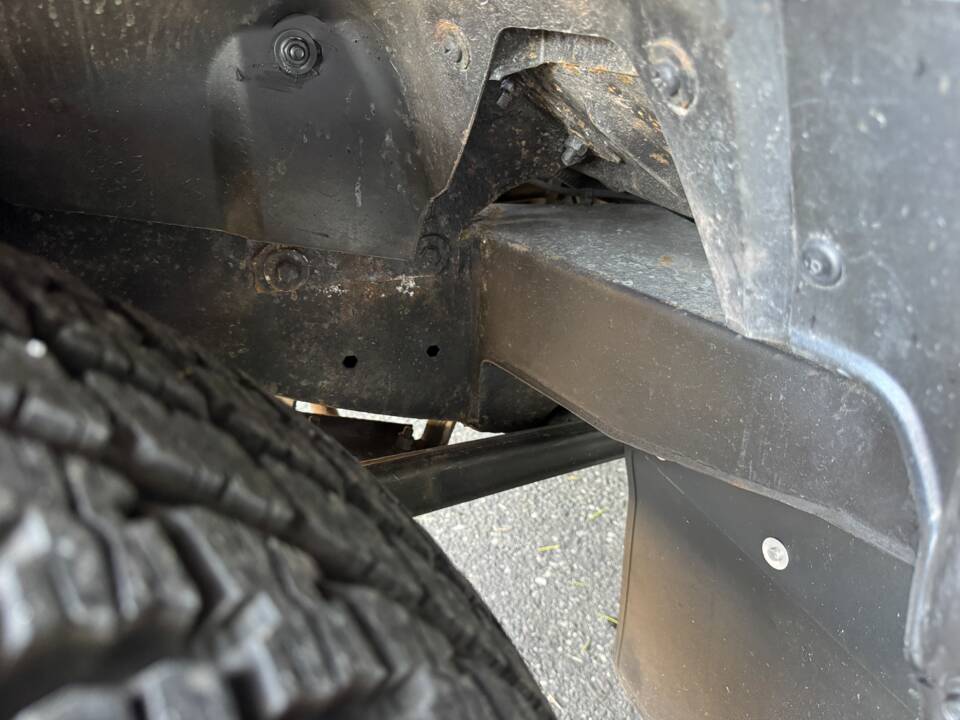 Bild 52/55 von Land Rover Defender 90 Heritage (2006)