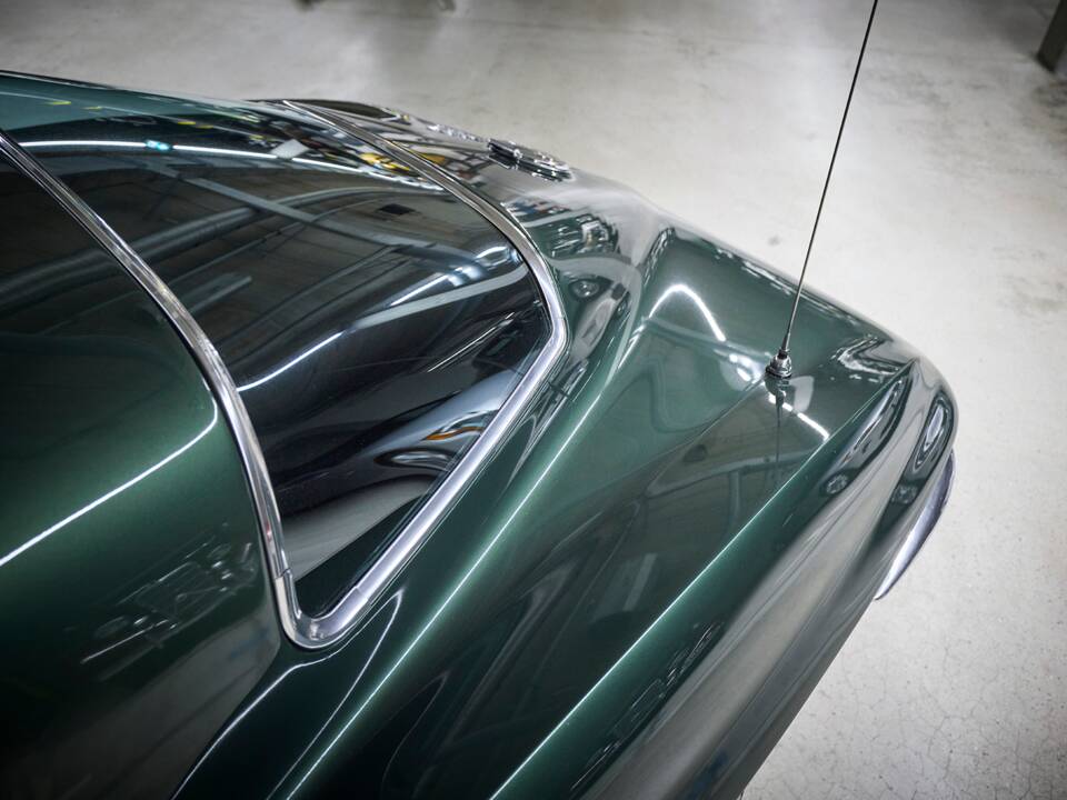 Image 45/78 of Chevrolet Corvette Stingray 427 (1967)
