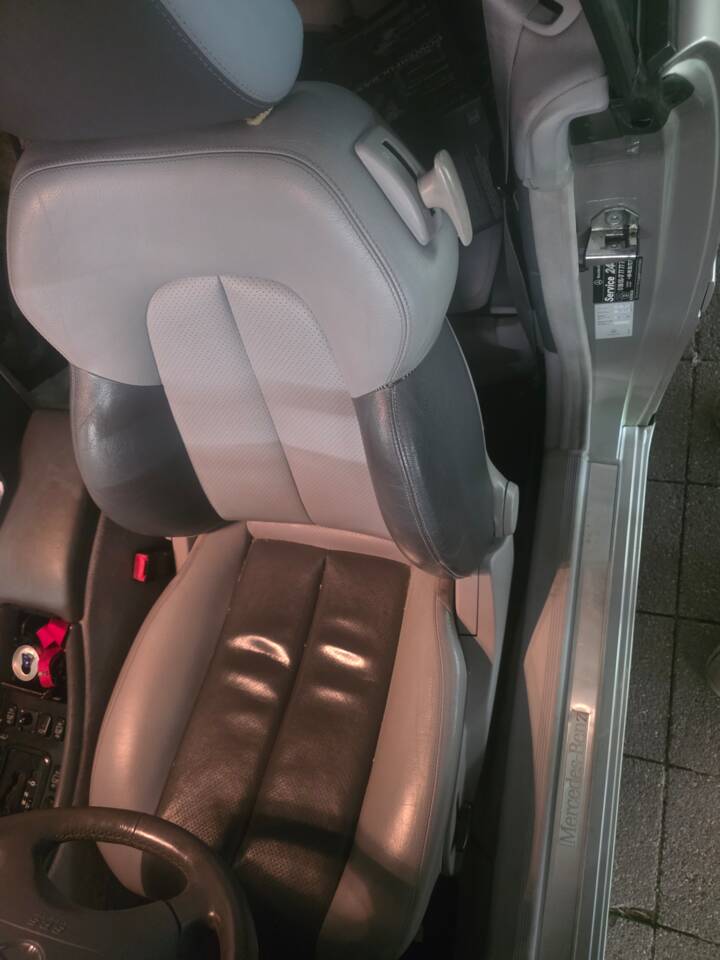 Bild 10/14 von Mercedes-Benz CLK 320 (1999)