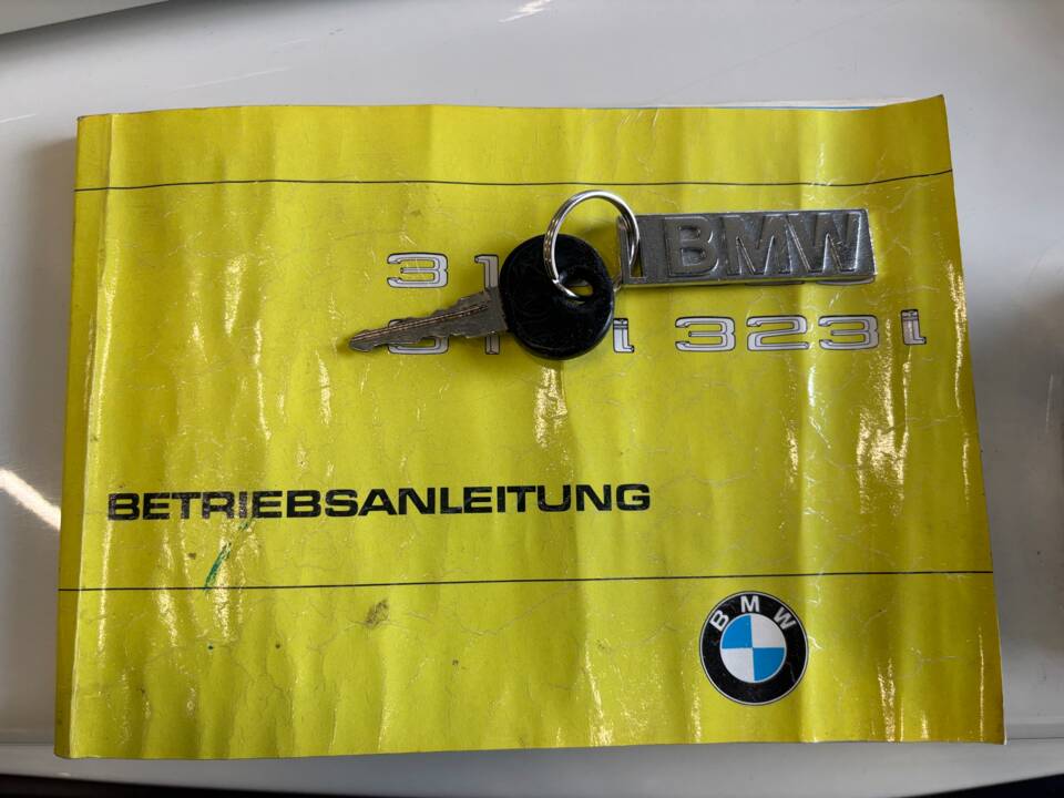 Image 23/28 of BMW 323i (1982)