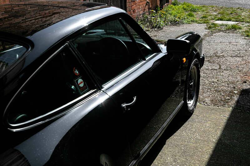 Immagine 24/41 di Porsche 911 Carrera 3.2 (1988)