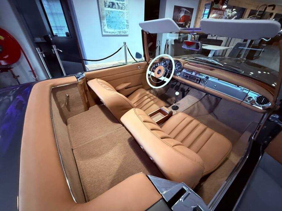 Image 21/36 of Mercedes-Benz 230 SL (1966)
