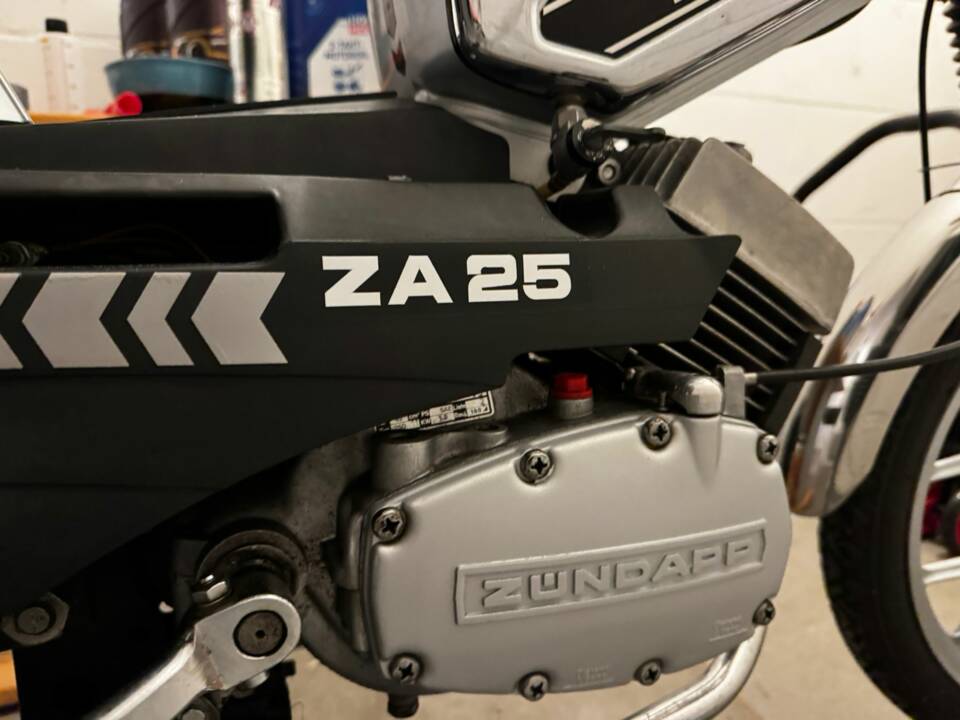 Image 4/9 of Zündapp DUMMY (1982)