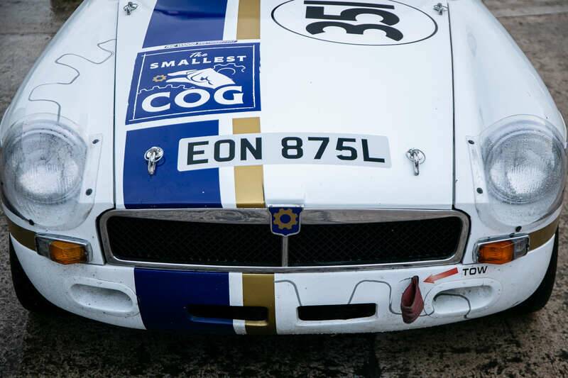 Image 34/42 of MG MGB GT (1972)