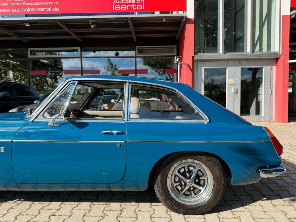 Image 6/35 de MG MGB GT (1972)