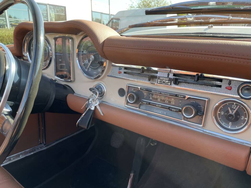 Immagine 23/50 di Mercedes-Benz 280 SL (1969)