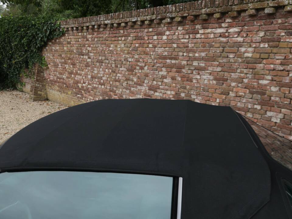 Image 11/50 of Mercedes-Benz 300 SL-24 (1992)