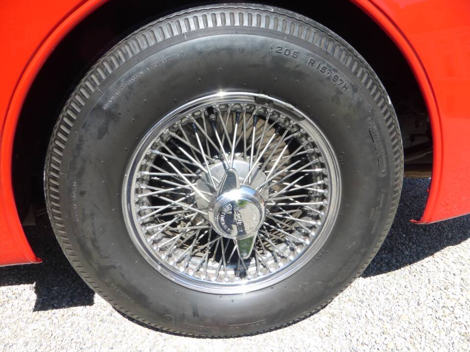 Image 31/174 of Jaguar XK 150 3.4 S OTS (1958)