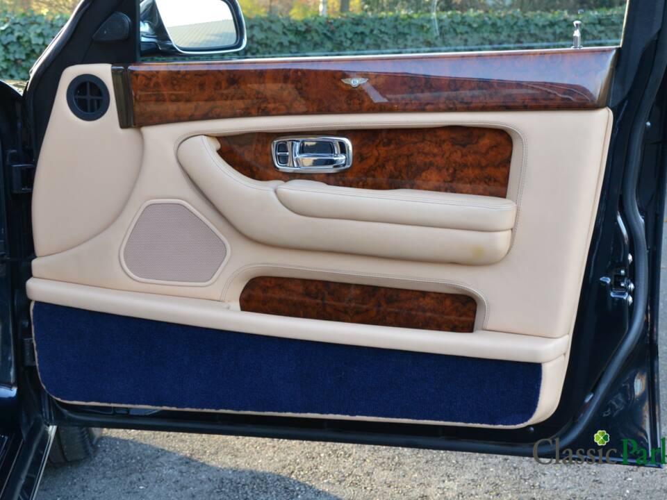 Bild 15/50 von Bentley Arnage Red Label (2002)