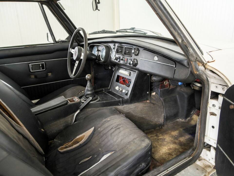 Afbeelding 16/50 van MG MGB GT (1972)