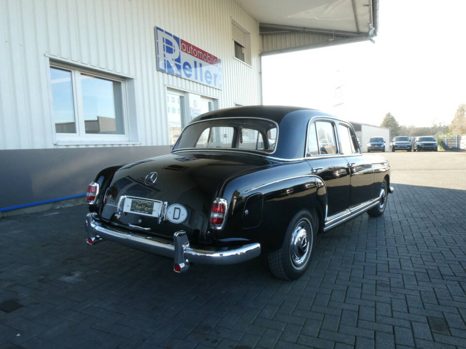 Afbeelding 4/28 van Mercedes-Benz 220 S (1956)