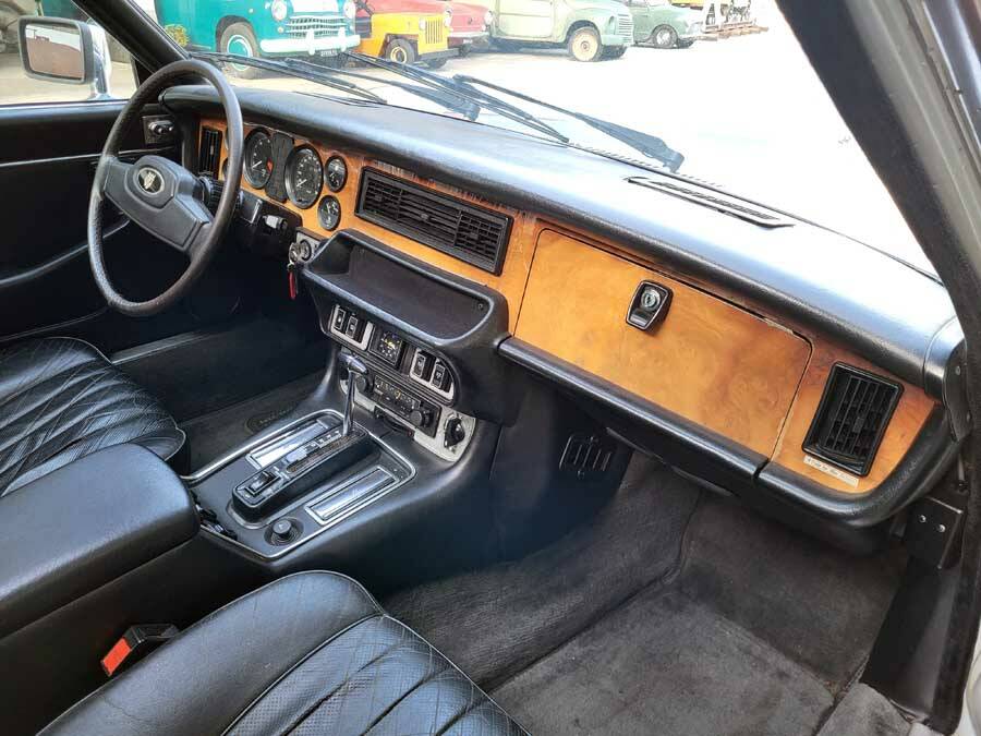 Immagine 27/39 di Jaguar XJ 6 4.2 (1982)