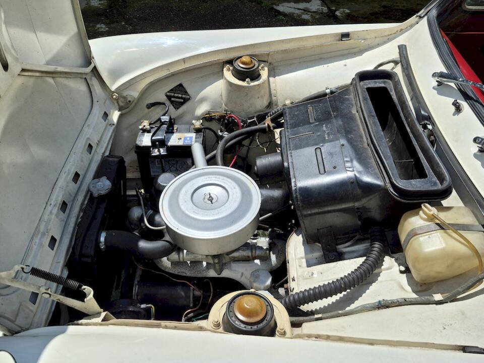 Image 54/63 of Ford Anglia (1965)