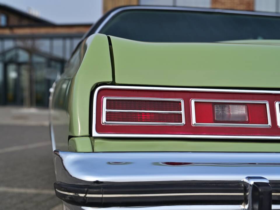Image 17/44 of Chevrolet Impala (1974)