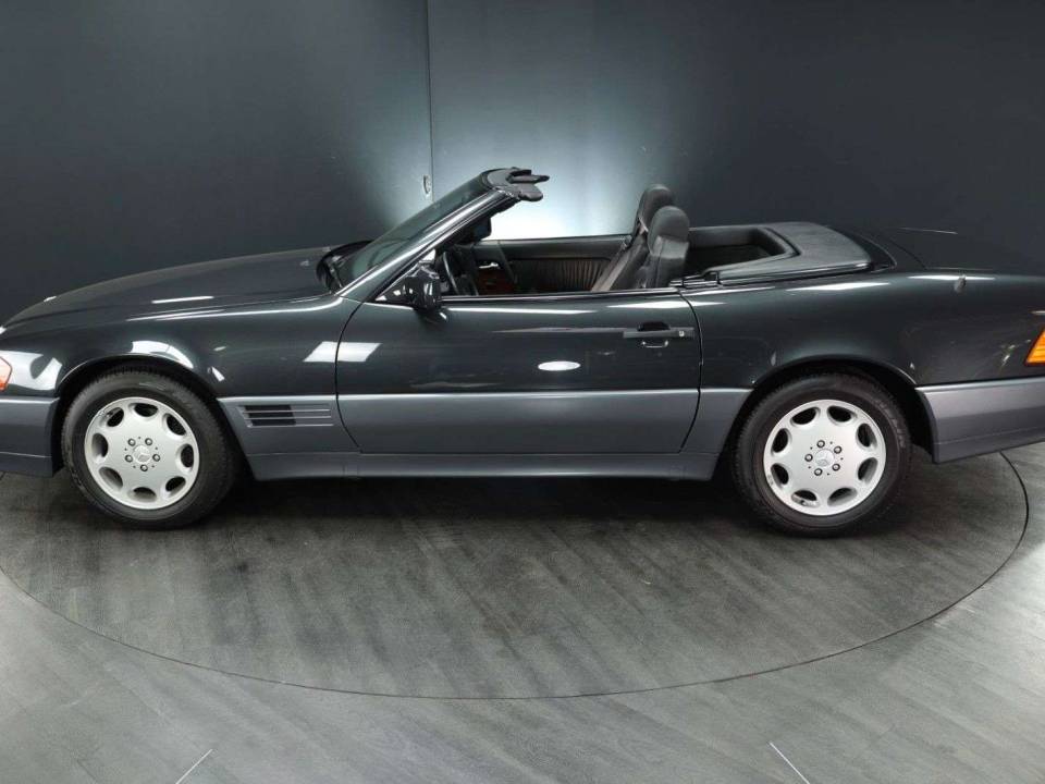Immagine 3/30 di Mercedes-Benz SL 320 (1993)