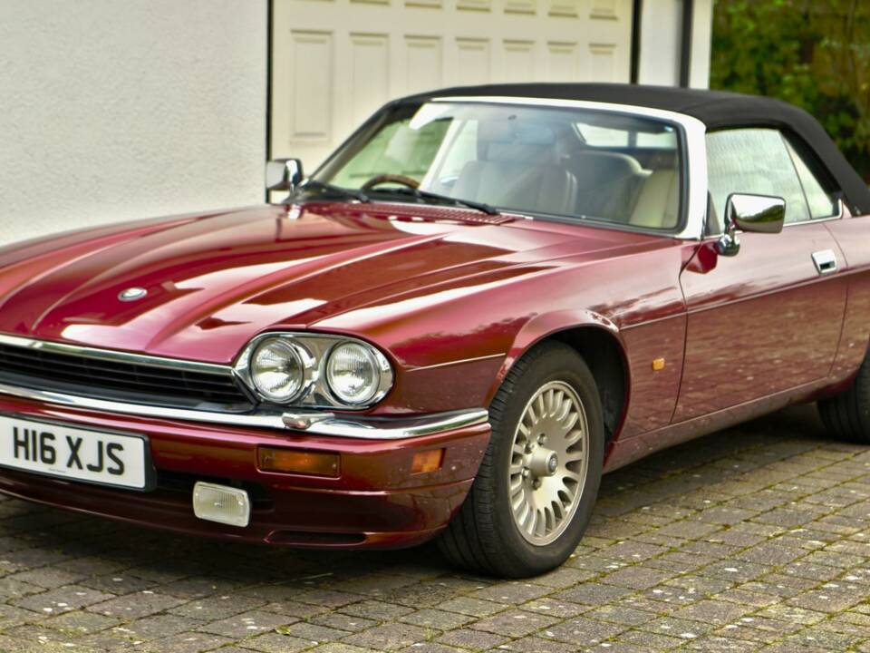 Image 18/50 of Jaguar XJS 5.3 V12 (1995)