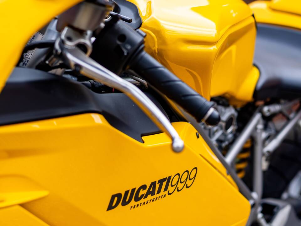 Immagine 20/30 di Ducati DUMMY (2004)