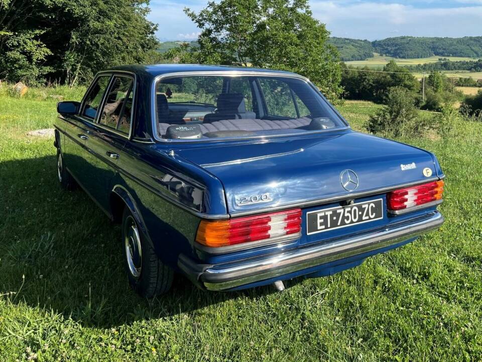 Bild 5/8 von Mercedes-Benz 200 (1984)