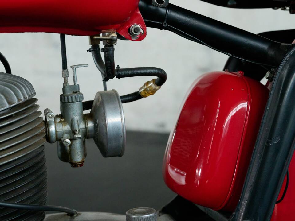Image 11/28 of MV Agusta 125 TR (1958)