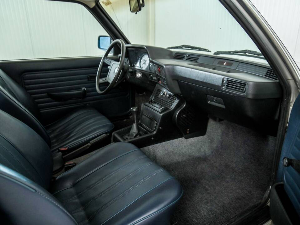 Bild 12/50 von BMW 320i (1981)