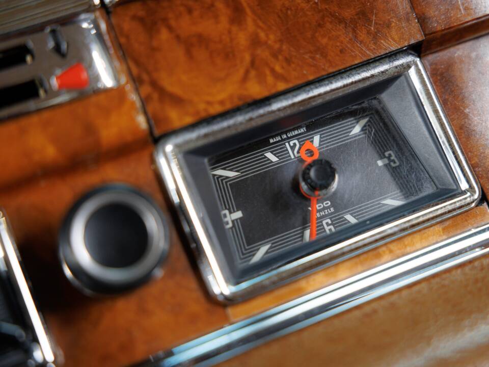 Image 17/32 of Mercedes-Benz 280 SE 3,5 (1971)