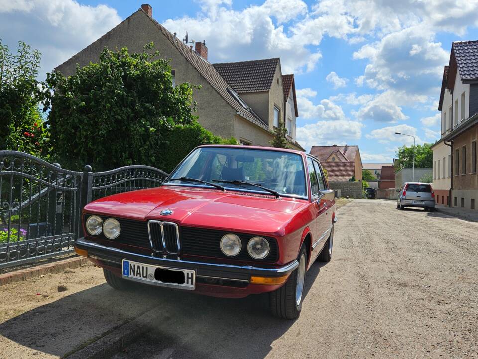 Image 6/12 de BMW 518 (1977)