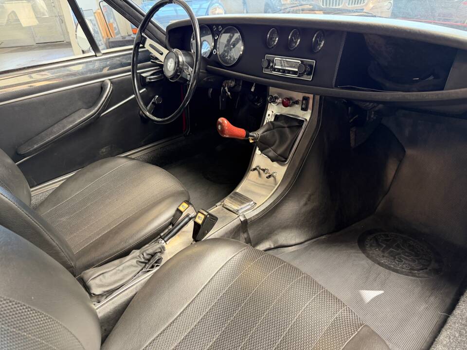 Immagine 11/50 di Alfa Romeo Junior Zagato GT 1300 (1972)