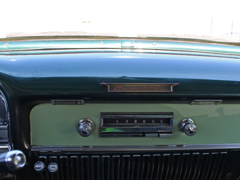 Image 13/21 of Cadillac 62 Coupe DeVille (1953)