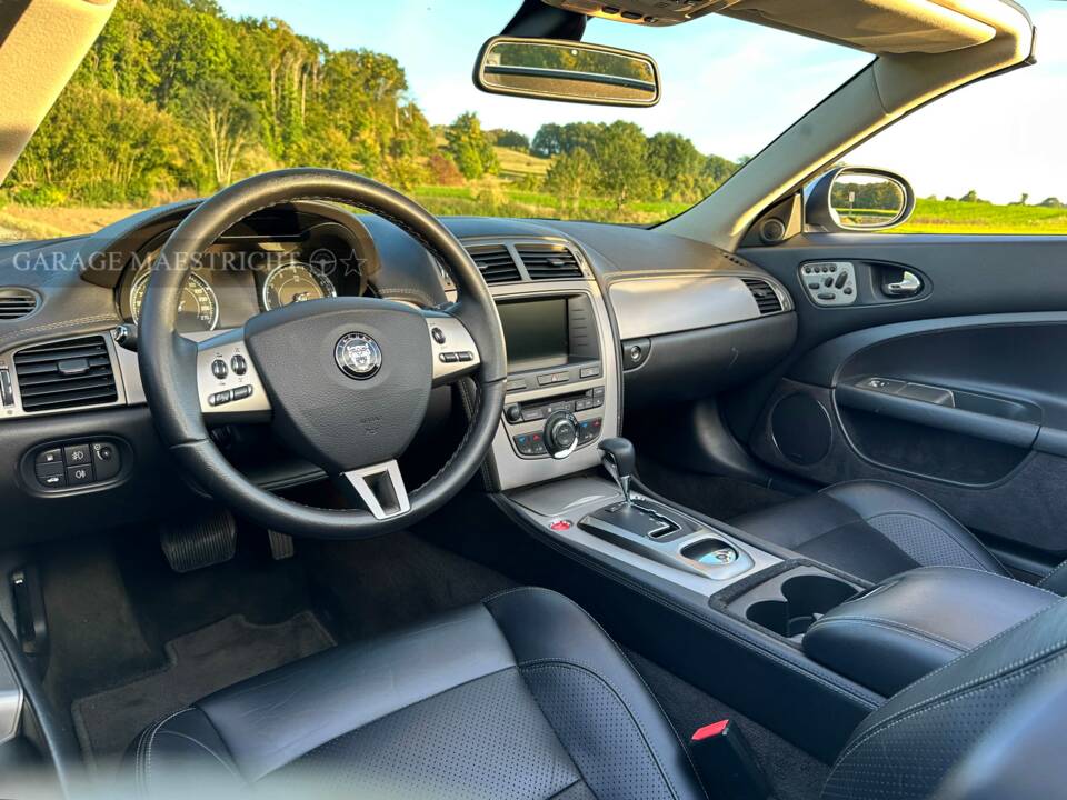 Image 7/84 de Jaguar XK 4.2 (2006)