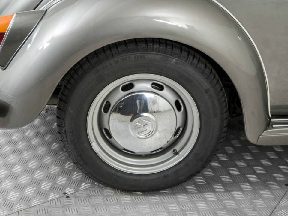 Image 29/50 of Volkswagen Beetle 1303 LS (1971)