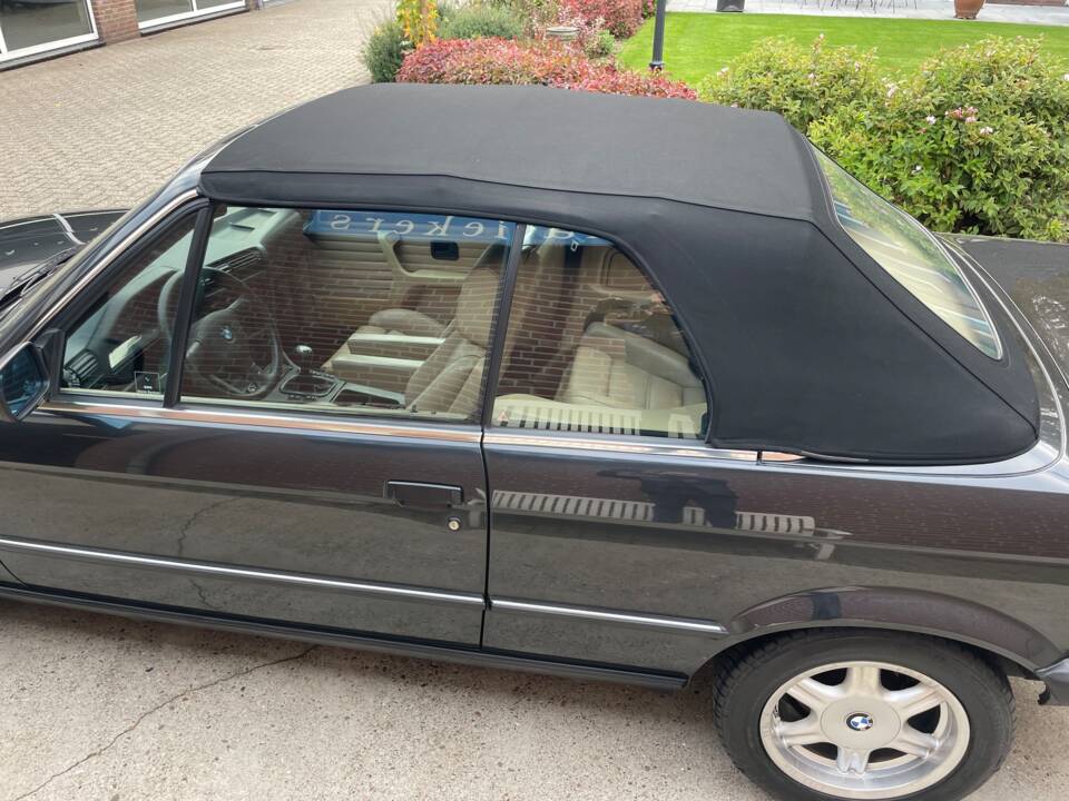 Bild 19/26 von BMW 320i (1990)