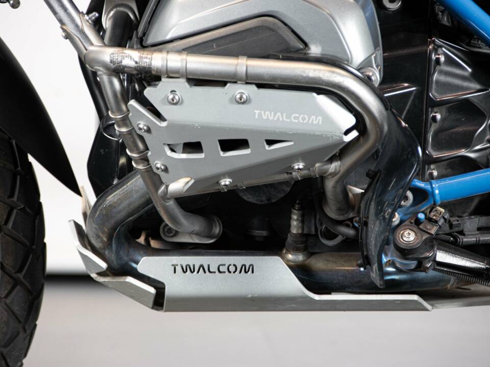 Image 14/50 of BMW DUMMY (2017)